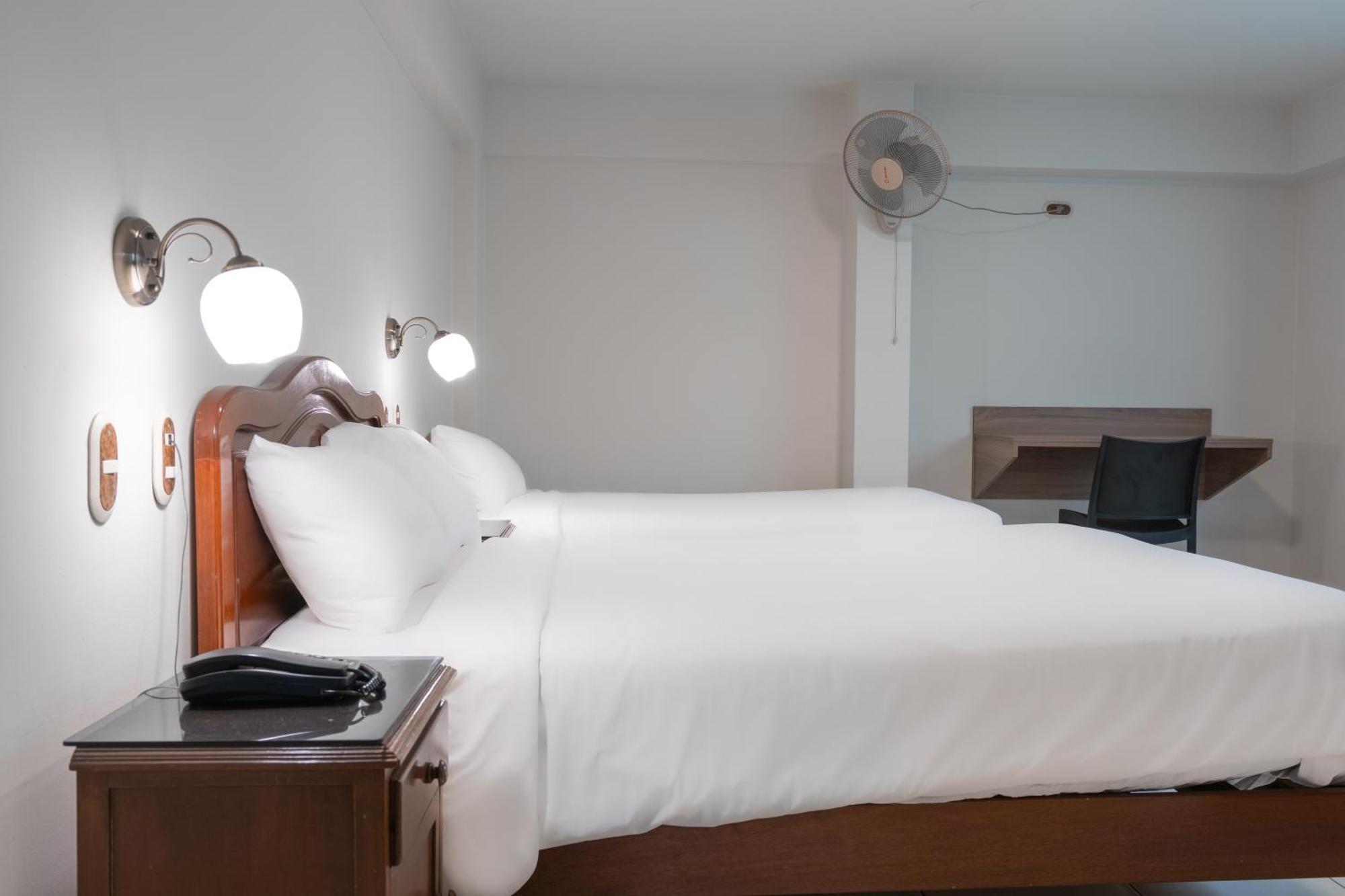 Hotel Alexander Trujillo Phòng bức ảnh