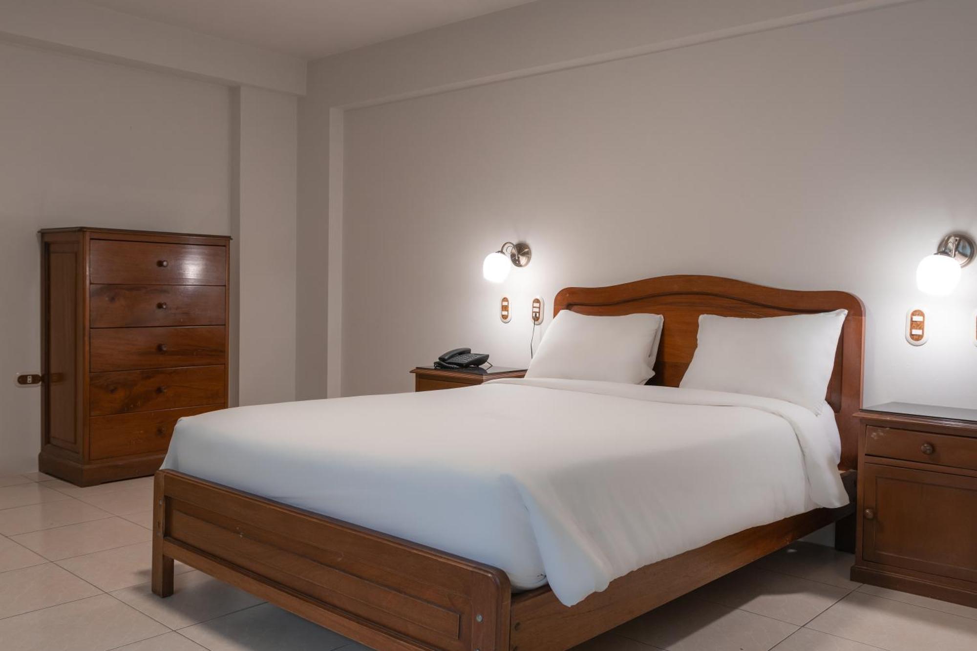 Hotel Alexander Trujillo Phòng bức ảnh