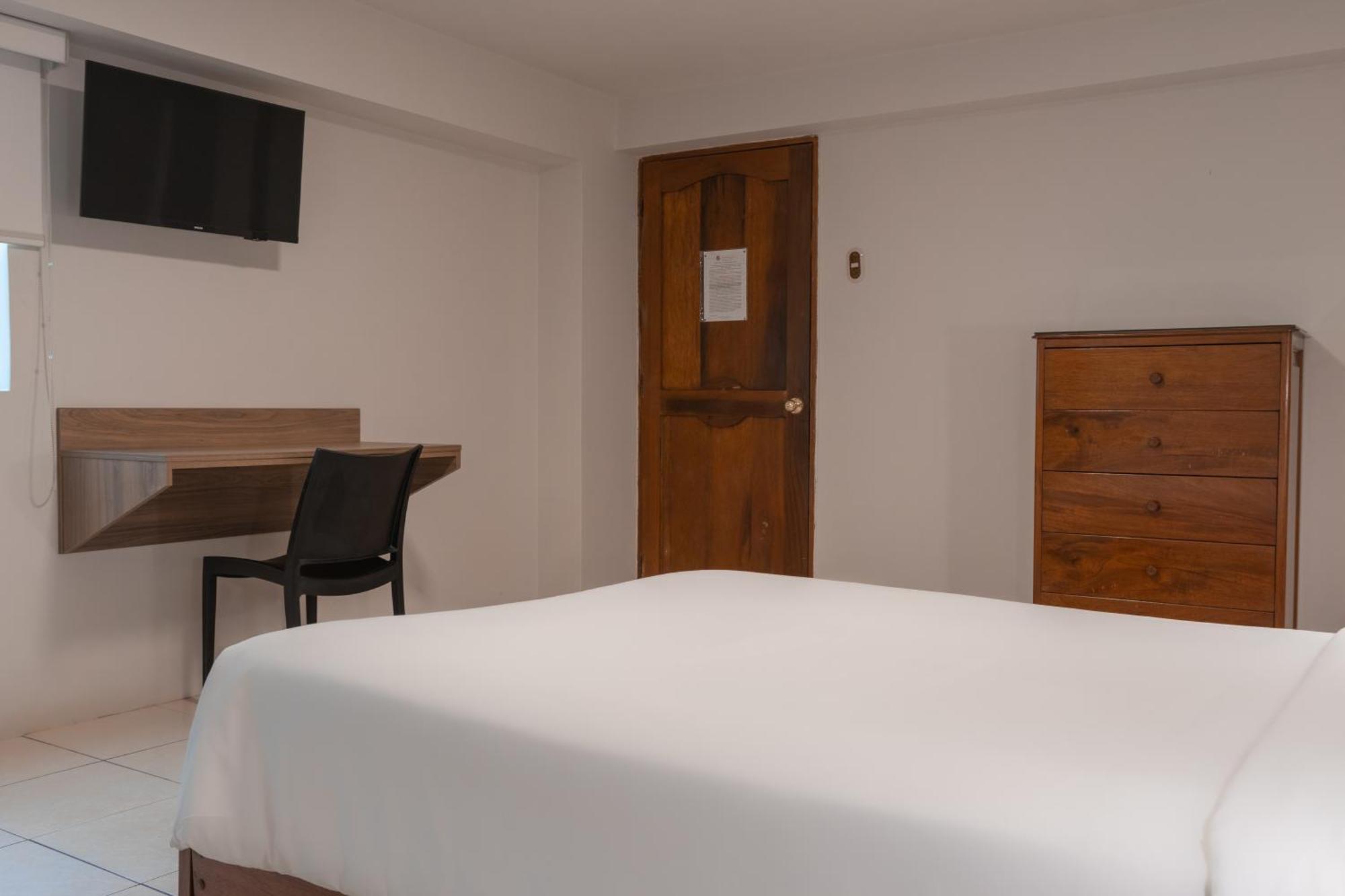 Hotel Alexander Trujillo Phòng bức ảnh